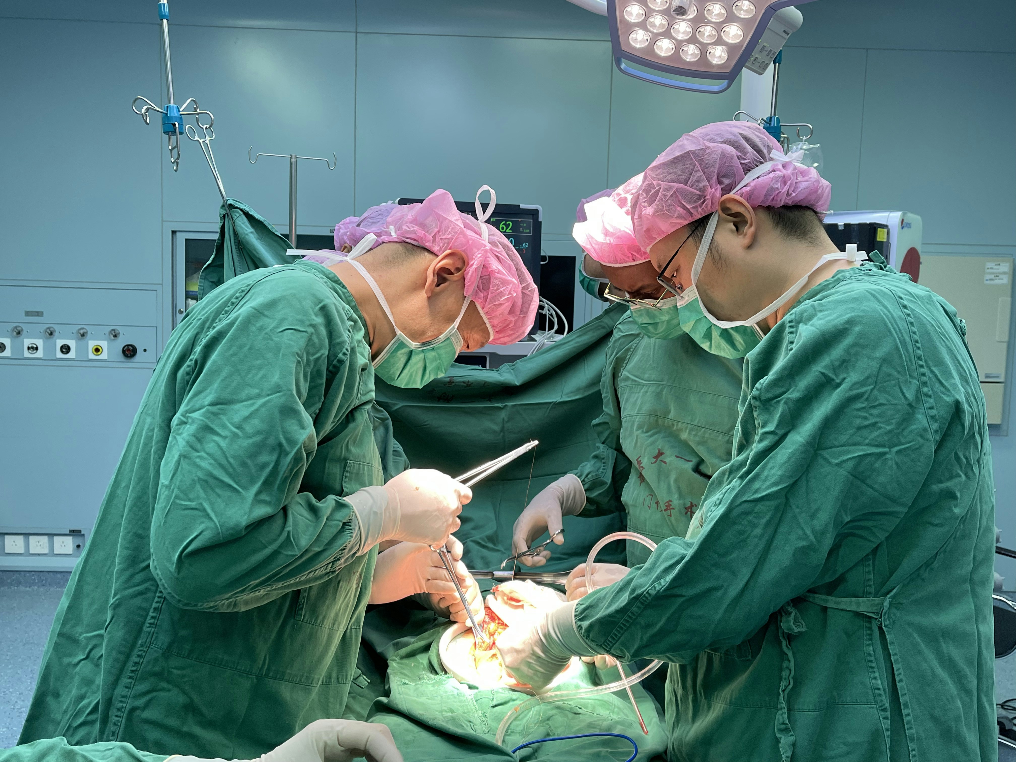 Advanced robotic surgical technology